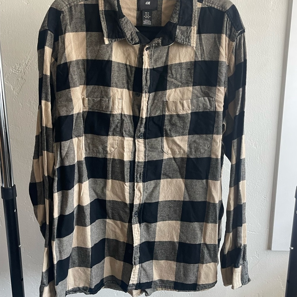 H&M Black and Cream Plaid Casual Button Down Shirt